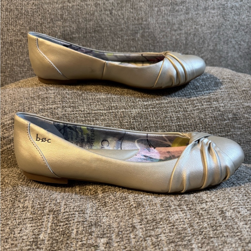 B.O.C. (Born Concept) women's ballet flats Women's Tan Gold Loafers Size 6.5